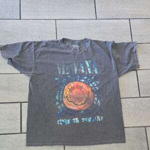 NIRVANA Charcoal Tee with‎ Vibrant Graphic M/L T20